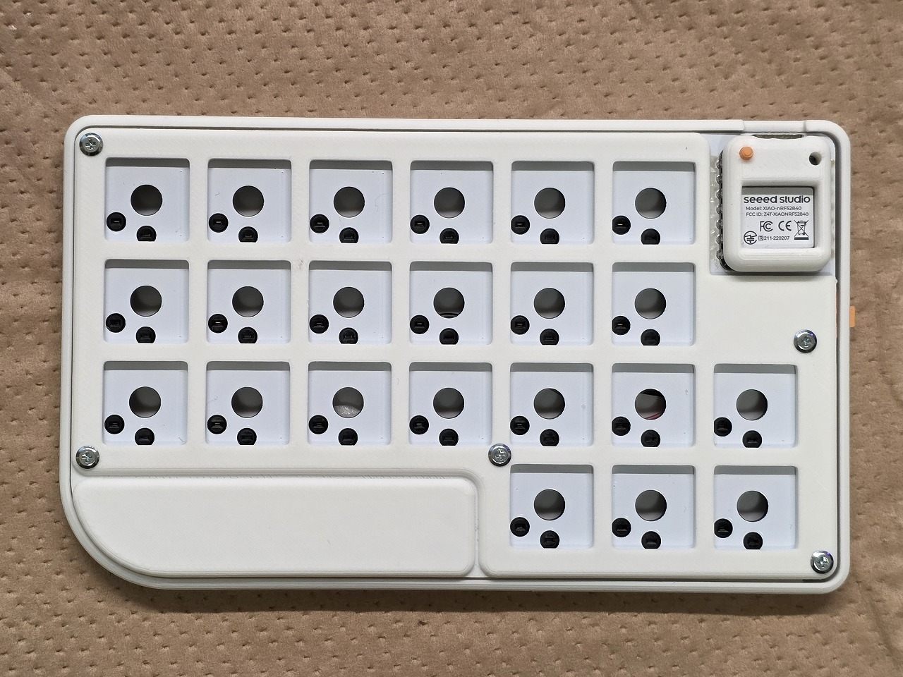 ケースへ組み込んだNickey44片側