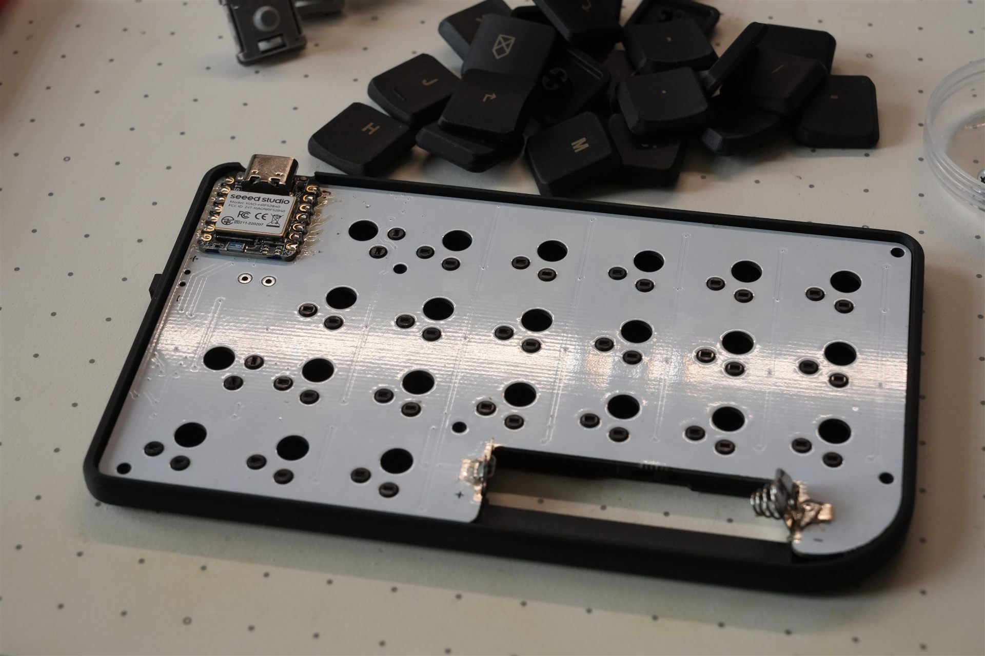 ケースに収まったPCB