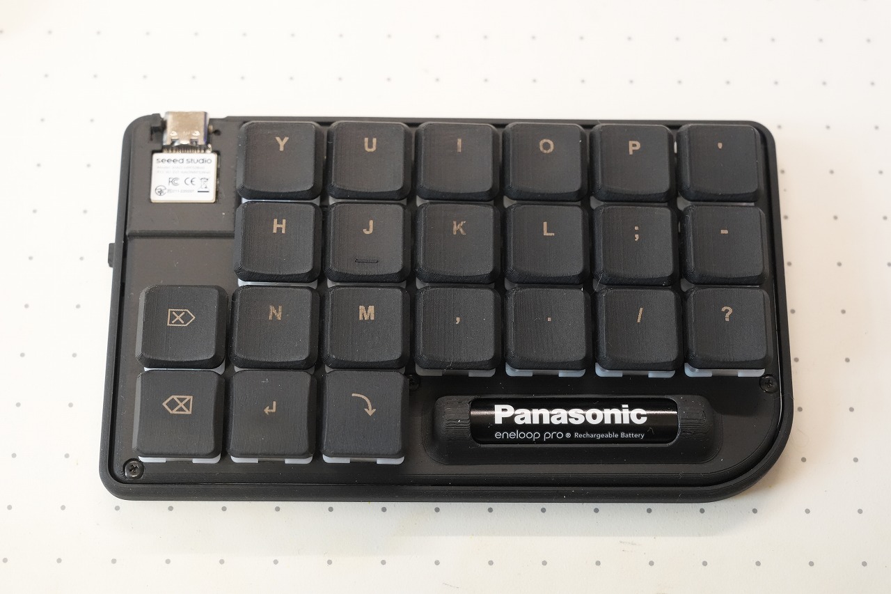 キーキャップを取り付けたキーボード